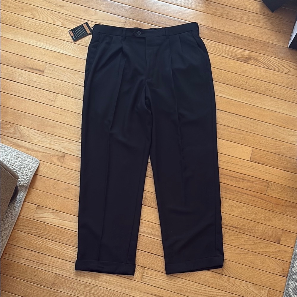 NWT Haggar Men’s 34Wx29L Pleated Dress Pants